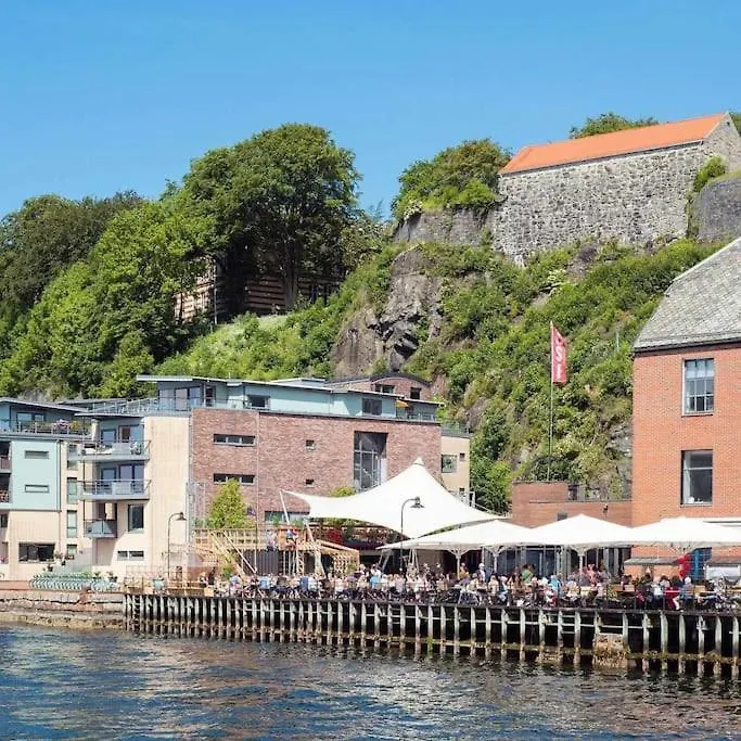 Central 1 Bedroom Apartment With A View Bergen